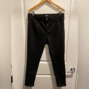 Gap. Women’s Favorite Jegging. Black. Size 16.
